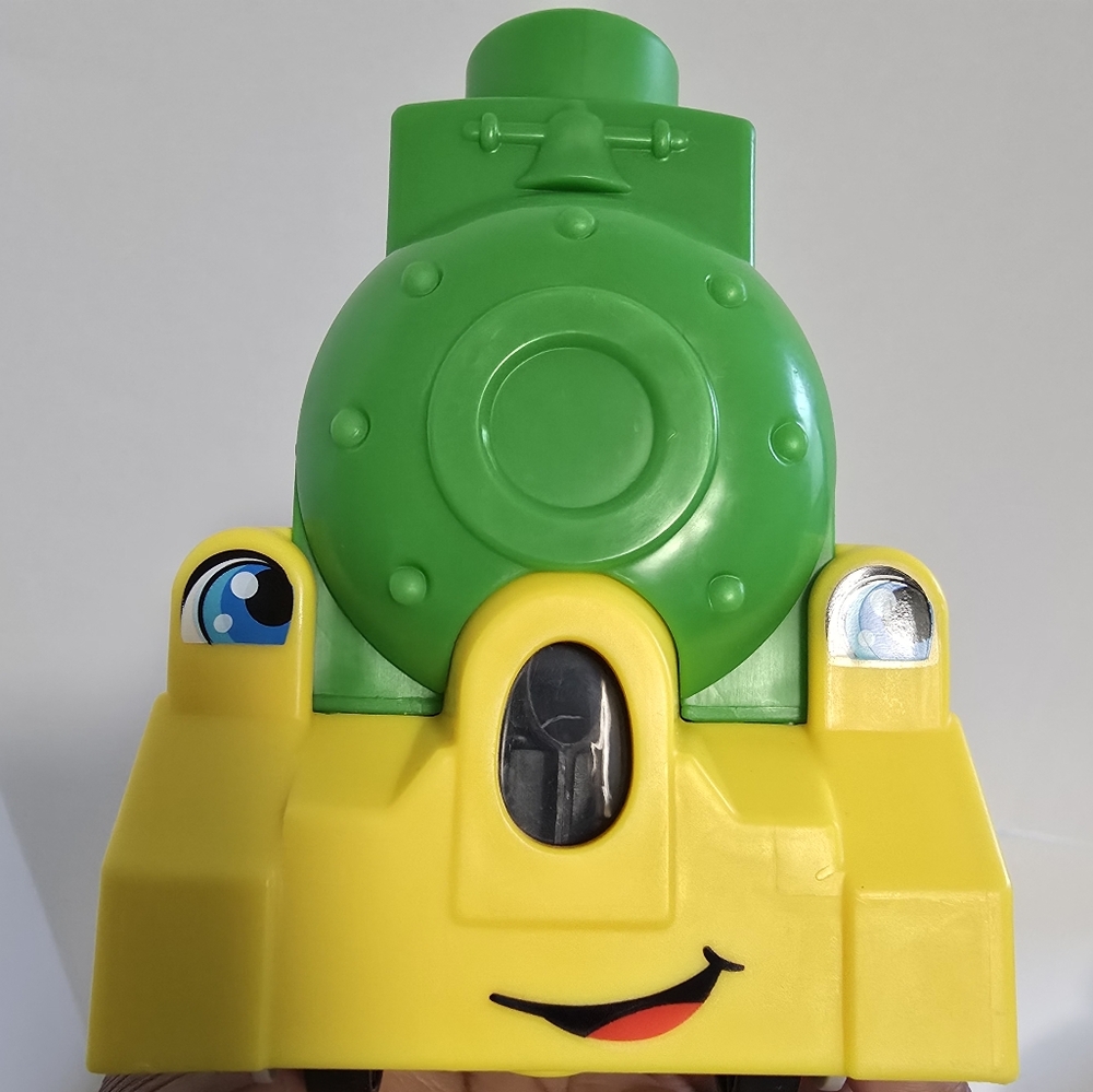 Fisher Price Little People Friendly Green Passenger Train with Sounds & Light - Picture 8 of 17